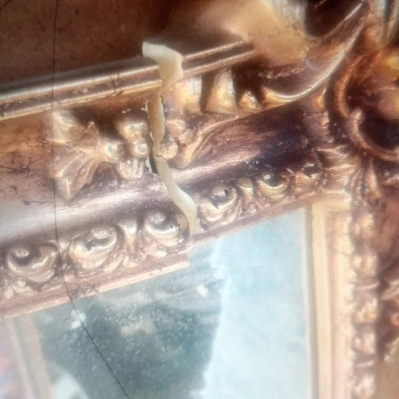 Elegant Gold Framed Wall Mirror